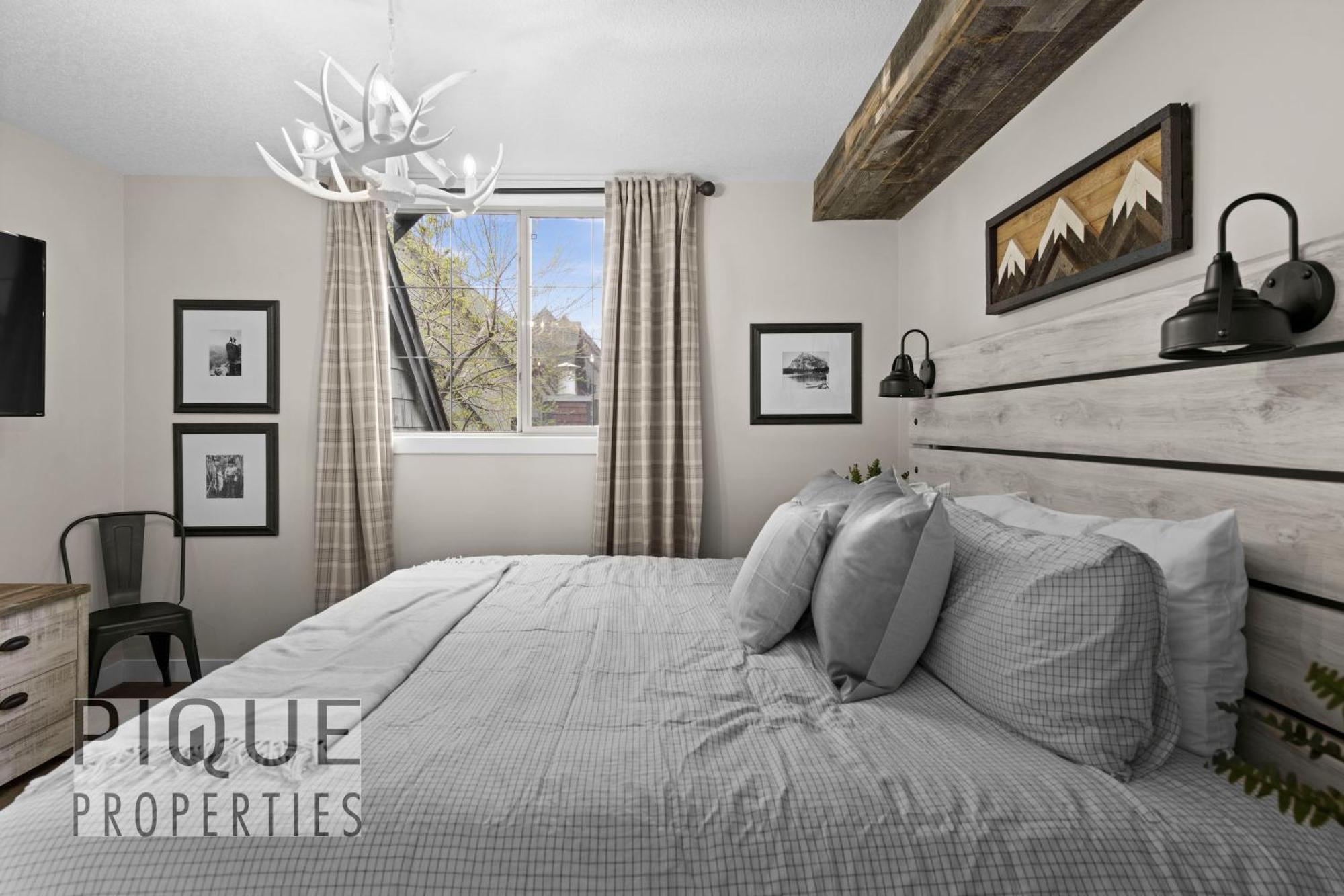 Mystic Mountain Chalet, Heated Outdoor Pool & Hot Tub, Free Parking, Fast Wifi! Chalet *